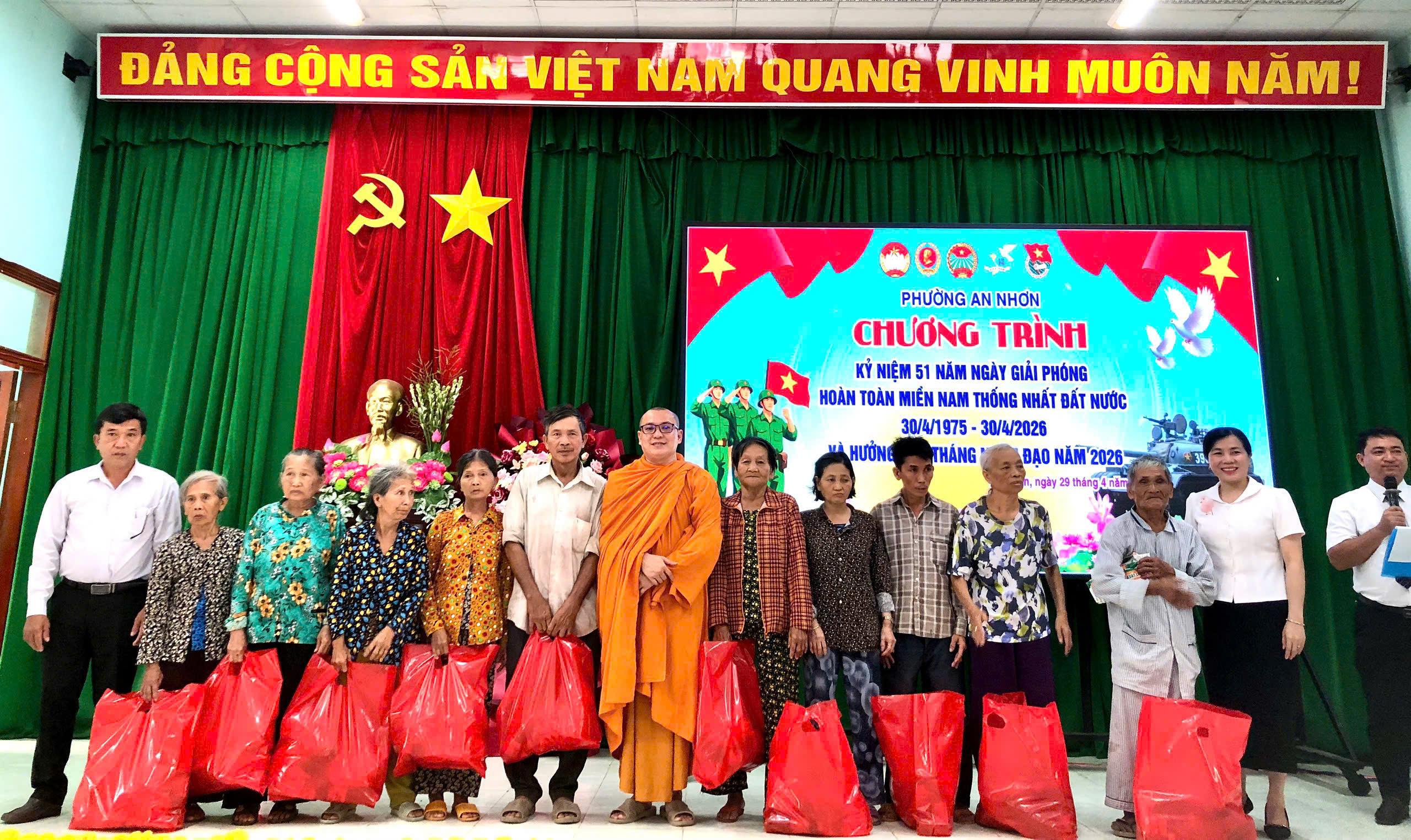 An Nhơn: Phiên “Chợ 0 đồng” nhân mùa Phật đản Phật lịch 2570